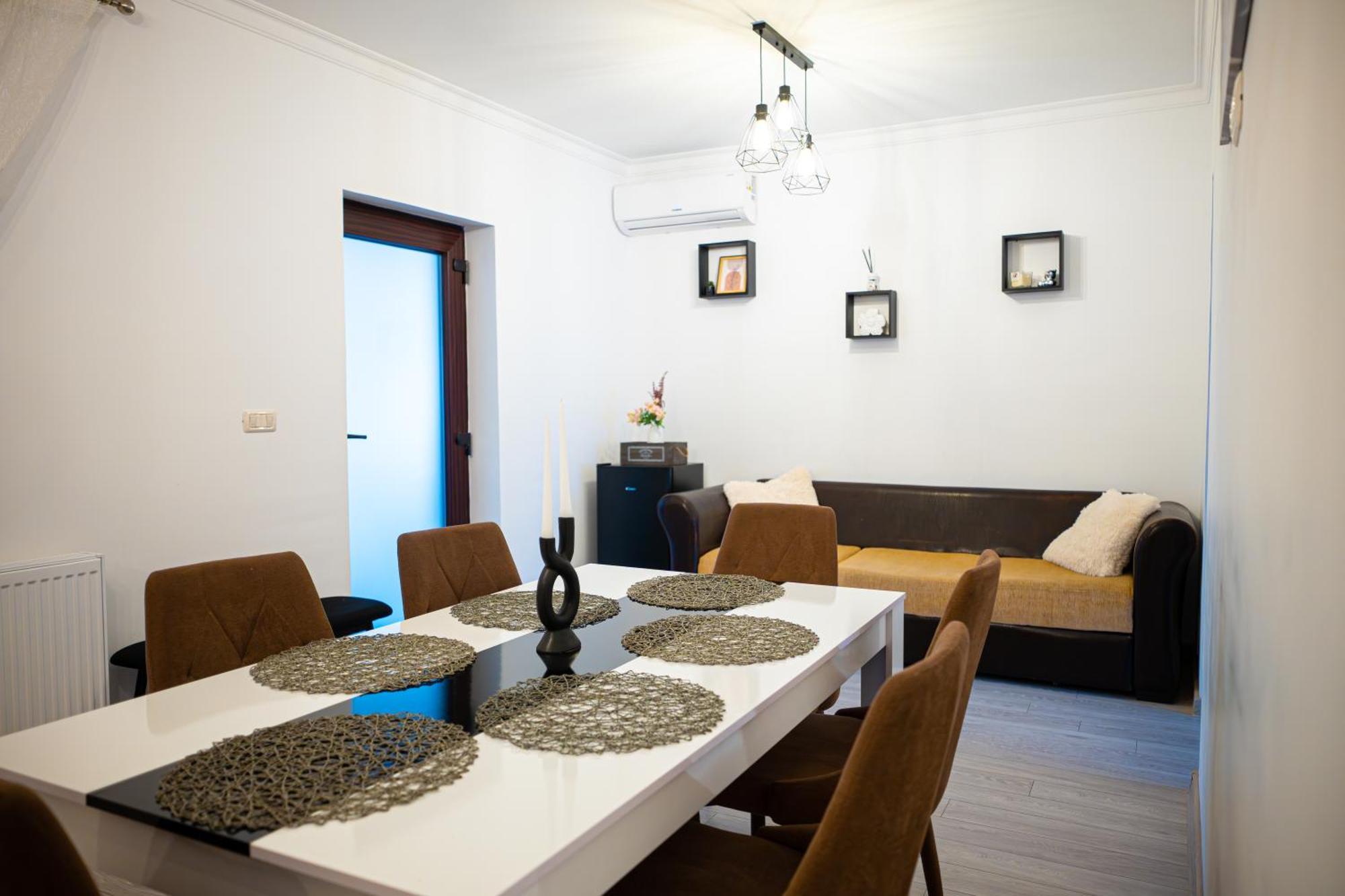 Aly&Emy Villa Karánsebes Kültér fotó