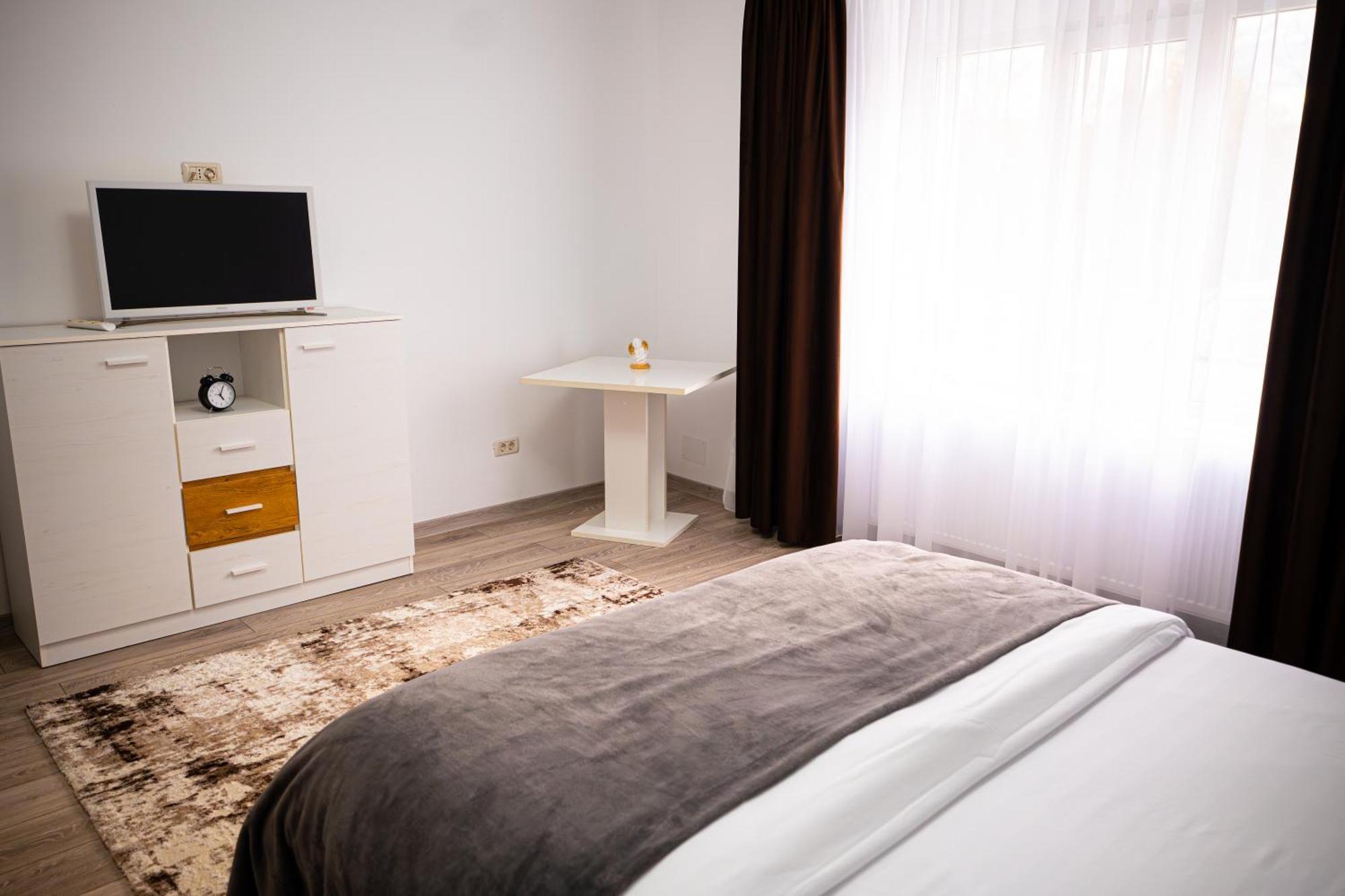 Aly&Emy Villa Karánsebes Kültér fotó